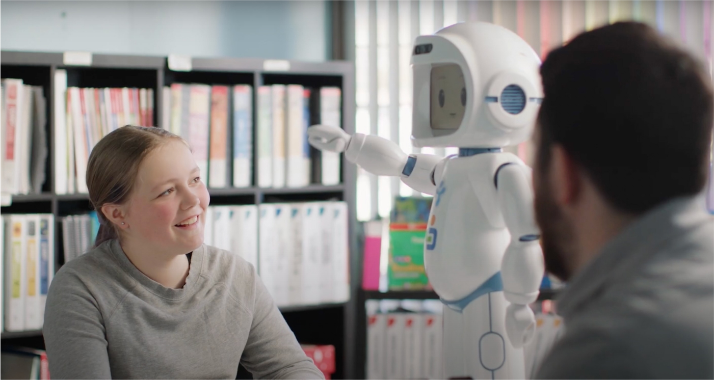 https://lightwelllearning.ca/wp-content/uploads/2022/11/Girl-with-robot.jpg