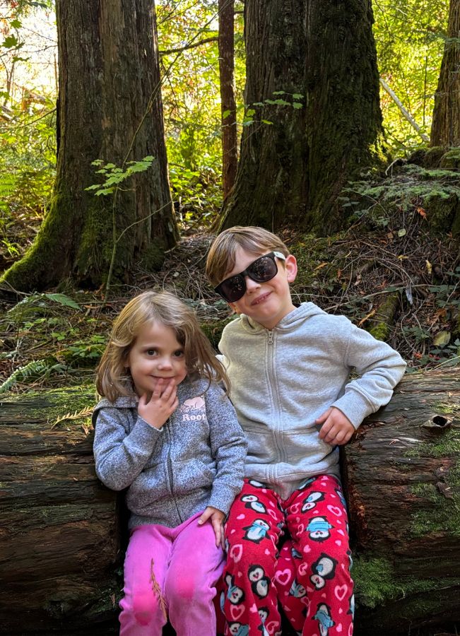 https://lightwelllearning.ca/wp-content/uploads/2025/02/kids-hiking.jpg